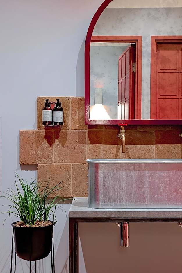 Bermonds Locke, Tower Bridge 