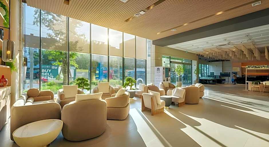 Salaya One Hotel & Service Apartment