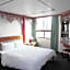 Modern Plaza Hotel