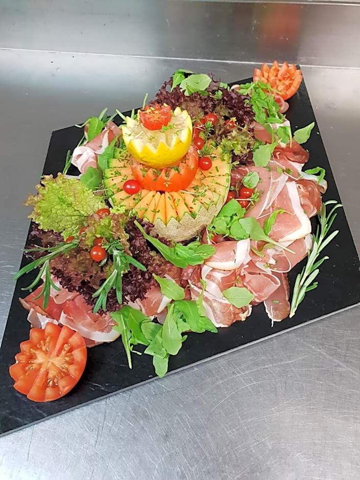 All in Red Thermenhotel