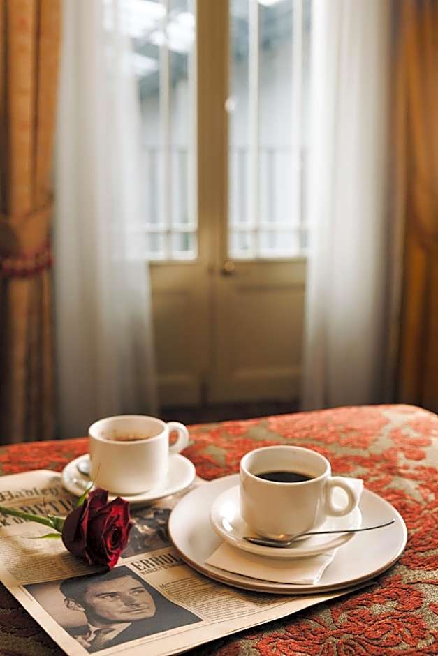 Hadley's Orient Hotel