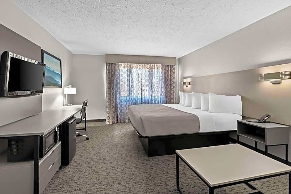 Quality Inn & Suites At Dollywood Lane