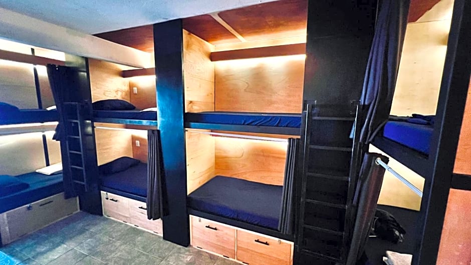 Jet's Gay Youth Hostel