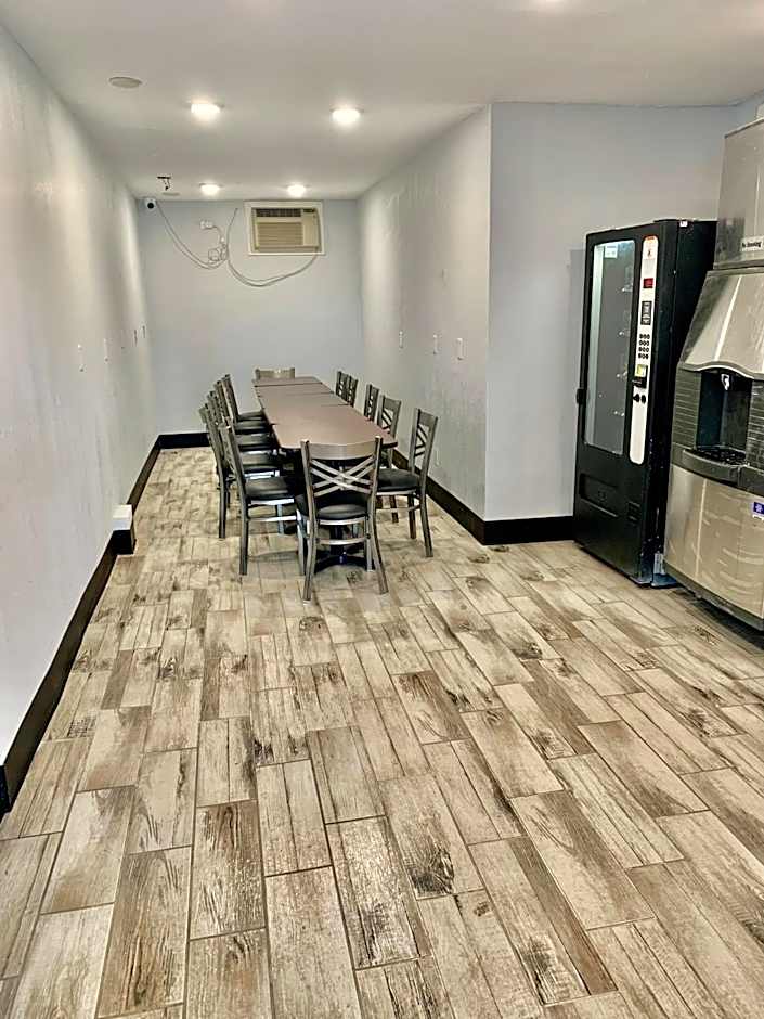 Rodeway Inn Midland South