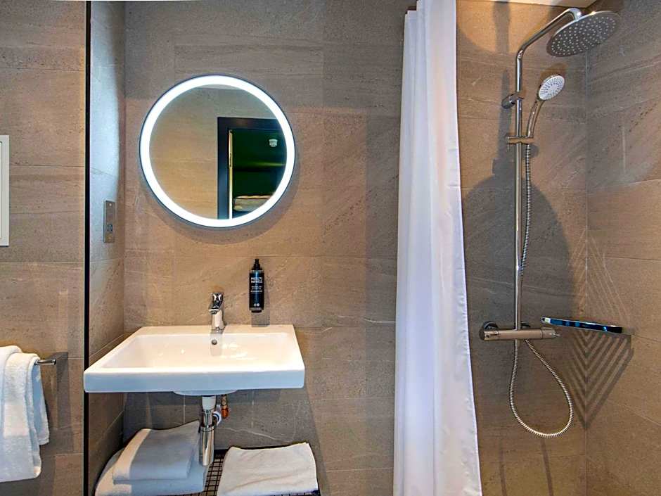 ibis London Gatwick Airport