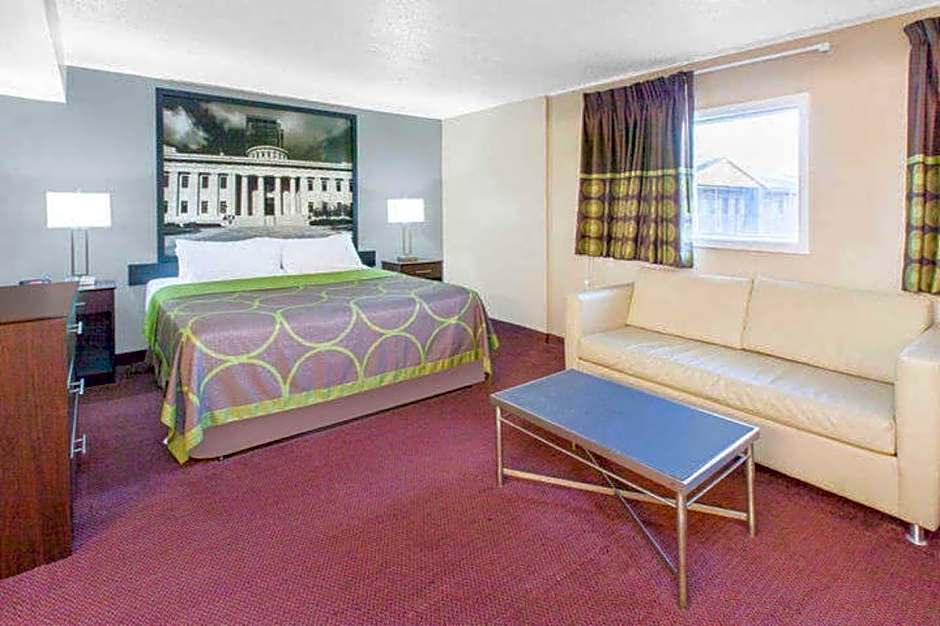 Super 8 by Wyndham Millbury/Toledo