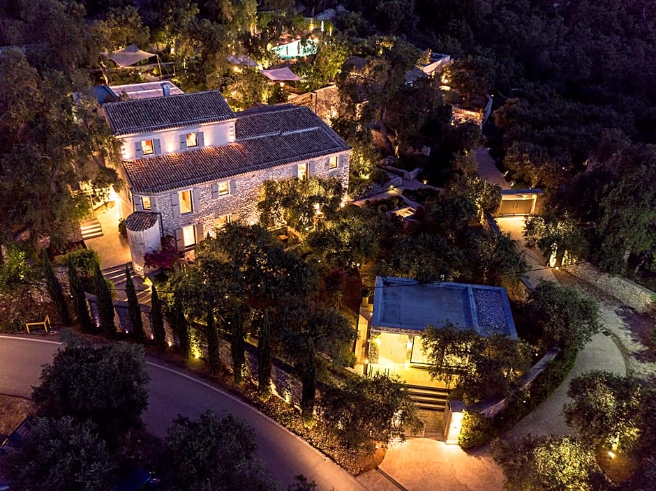 Torri e Merli, Paxoi