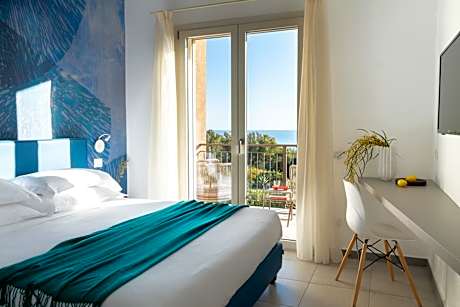Comfort room with Sea View