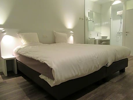 Deluxe Twin Room with Kitchenette