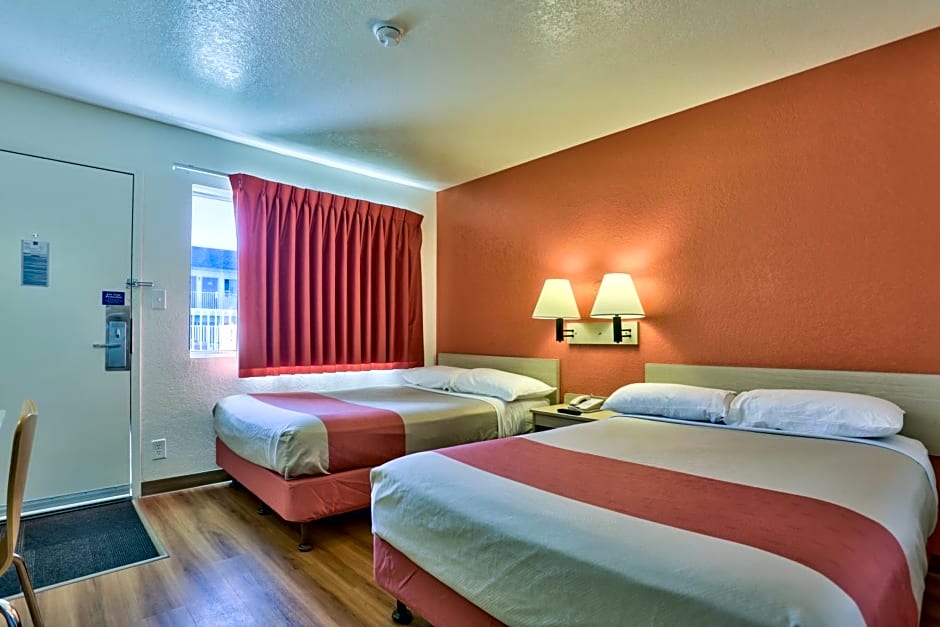 Motel 6-Flagstaff, AZ - Butler