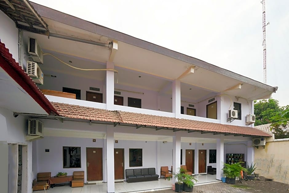 OYO 2003 Female Guest House