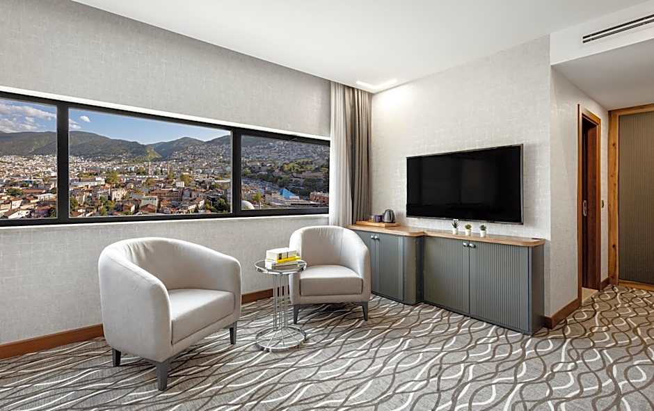 Lilium Hotel & Suites