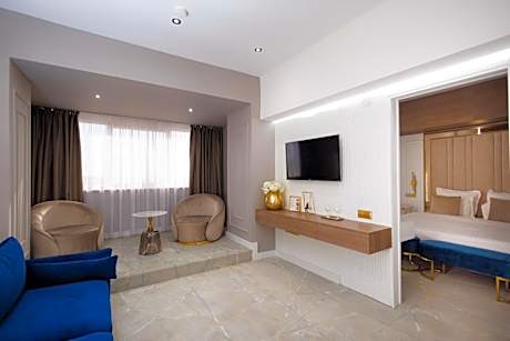 Studio Apartment with King Bed
