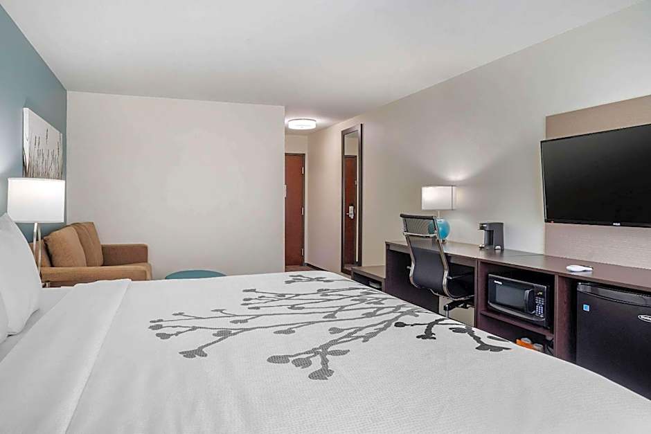 Sleep Inn & Suites