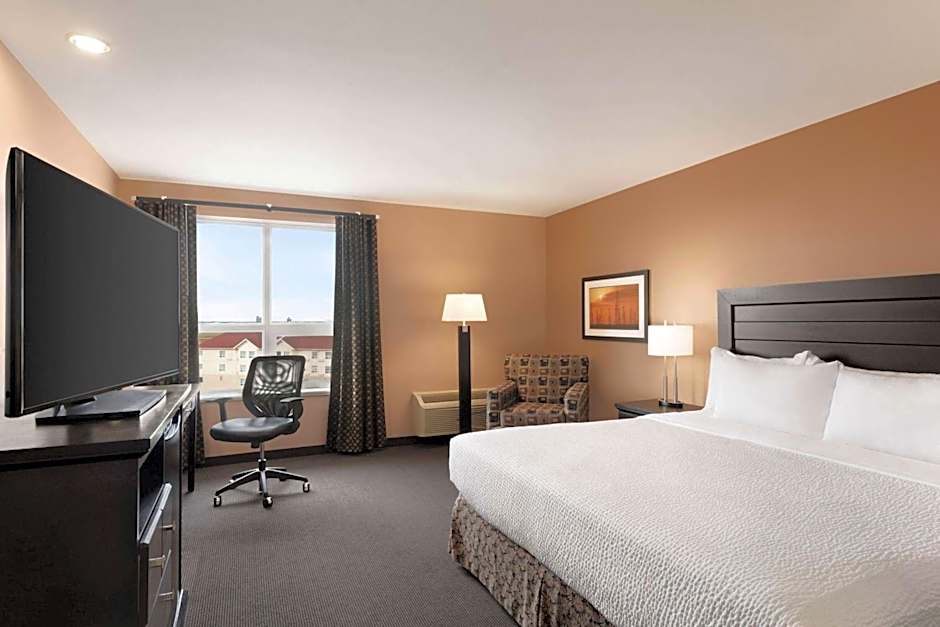 Royal Hotel Edmonton Airport Trademark Collection by Wyndham