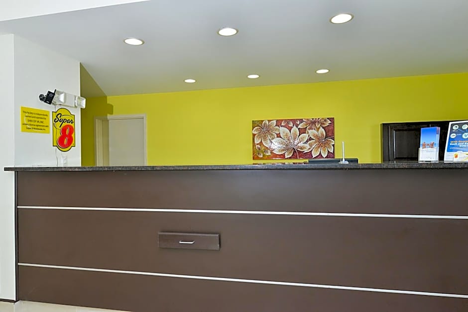 Super 8 by Wyndham Petersburg