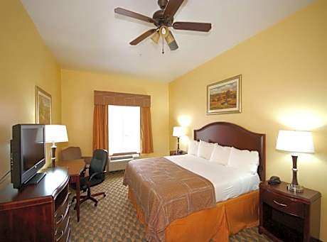 1 KING BED,NSMK,32 IN LCD TV,HI SPEED,MICRWV,REFRIG,FULL BREAKFAST