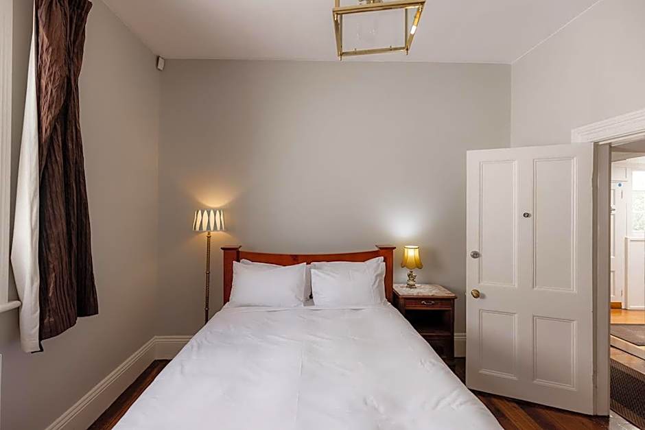 Connage - Historic Battery Point Police Station