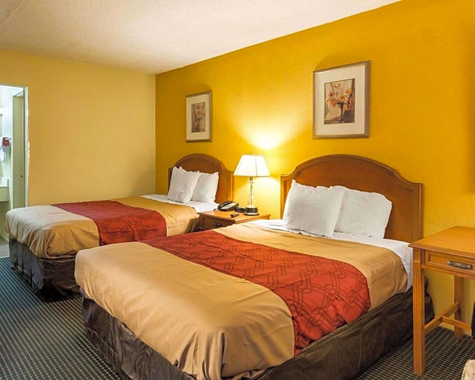 Econo Lodge Petersburg - Fort Lee