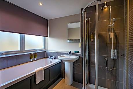 Deluxe King Guest Room