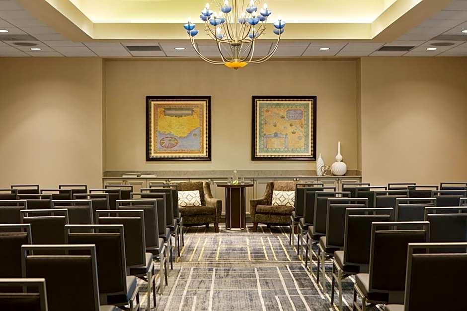 Renaissance by Marriott Tampa International Plaza Hotel