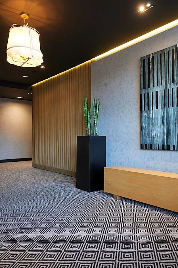 Century City Hotel Urban Square