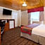 Econo Lodge Inn & Suites