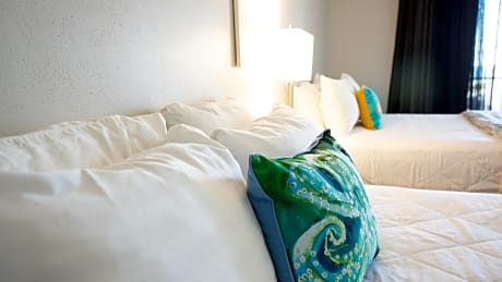 2 Queen Beds - Cape May Hotel Room Ocean View (M-3)