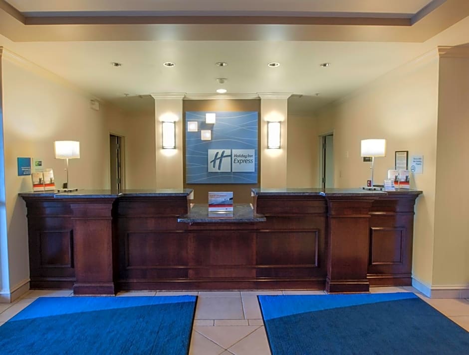 Holiday Inn Express & Suites Buffalo Airport