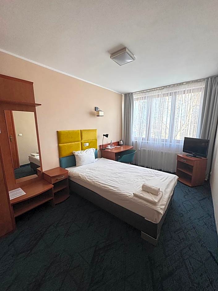 Carina Hotel