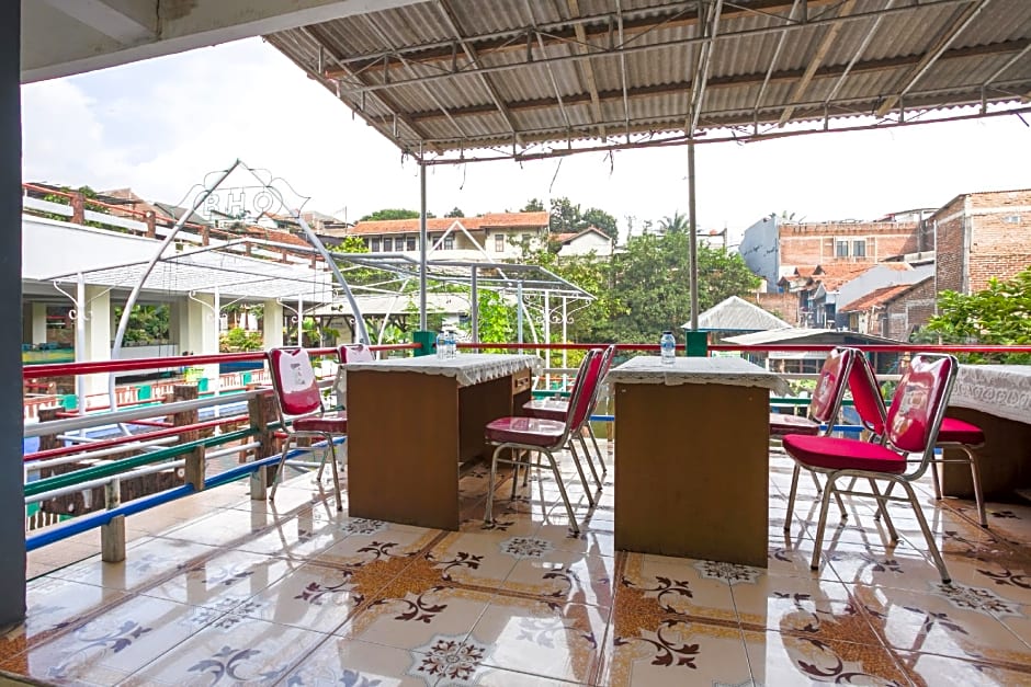 2996 Penginapan Villa Balong Bho