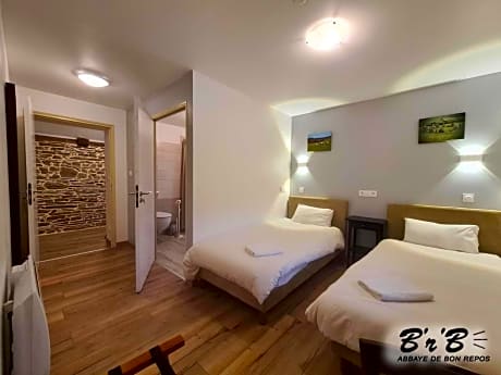 Twin Room with Private Bathroom