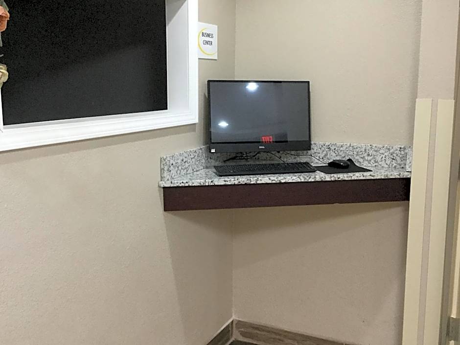 Super 8 by Wyndham South Holland