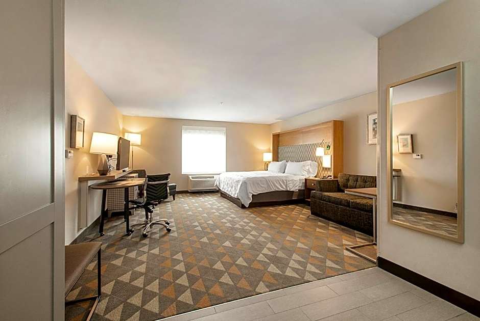 Holiday Inn & Suites Decatur-Forsyth By IHG