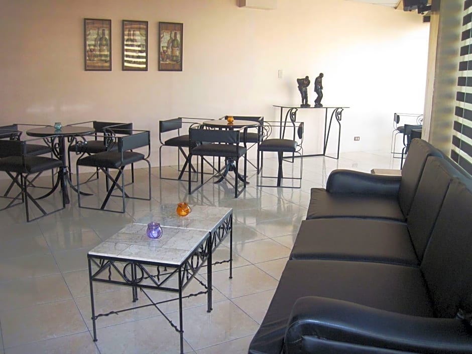 Alicia Hotel & Restaurant