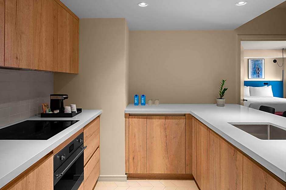 Rok Hotel Kingston Tapestry Collection By Hilton