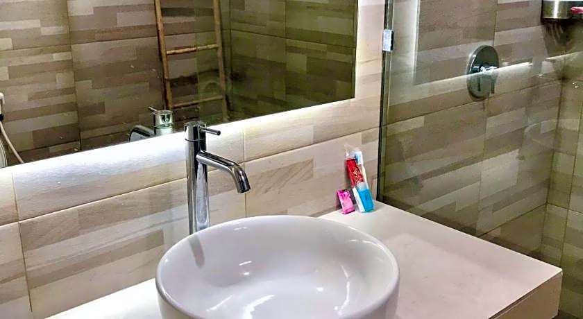 Aman Gati Hotel Lakey