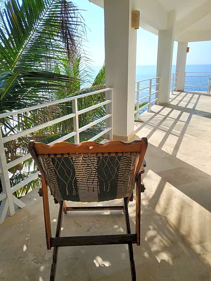 Hotel Luz de Mar ' right on the beach