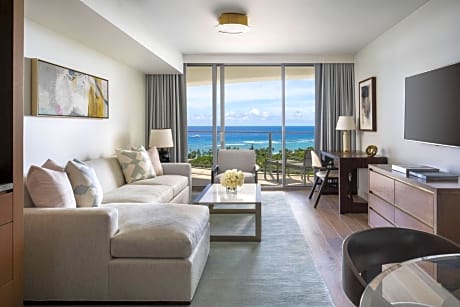 Deluxe One-Bedroom Suite with Two Double Beds and Ocean View