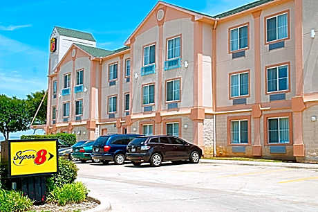 Super 8 by Wyndham Irving/DFW Apt/North