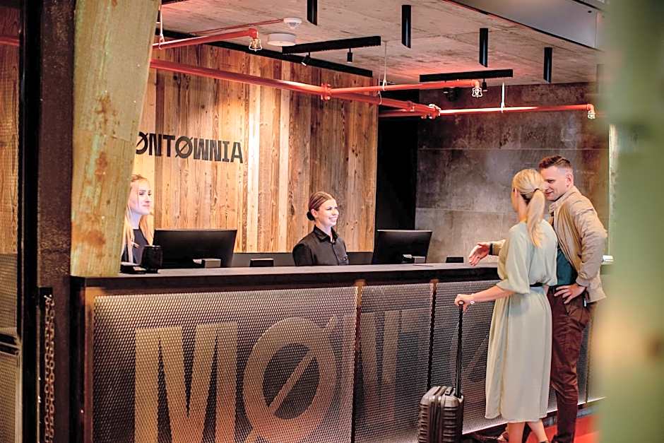 MONTOWNIA Lofts & Experience