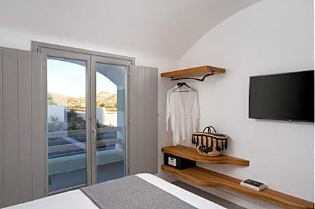 Superior Suite with Outdoor Hot Tub