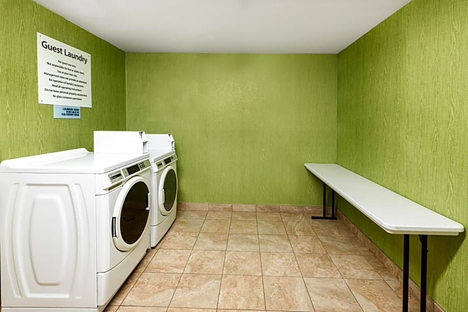 Holiday Inn Express Hotel & Suites Floresville, an IHG Hotel
