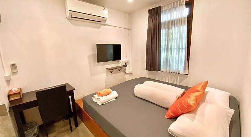 Tiny Taladnoi Hostel