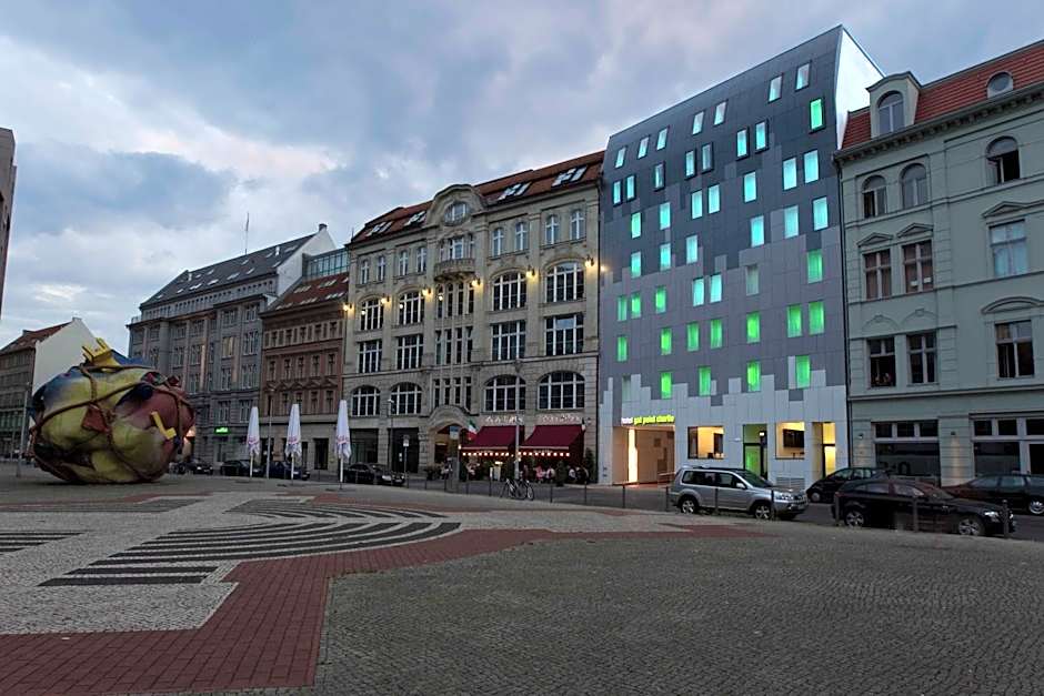 Hotel Gat Point Charlie