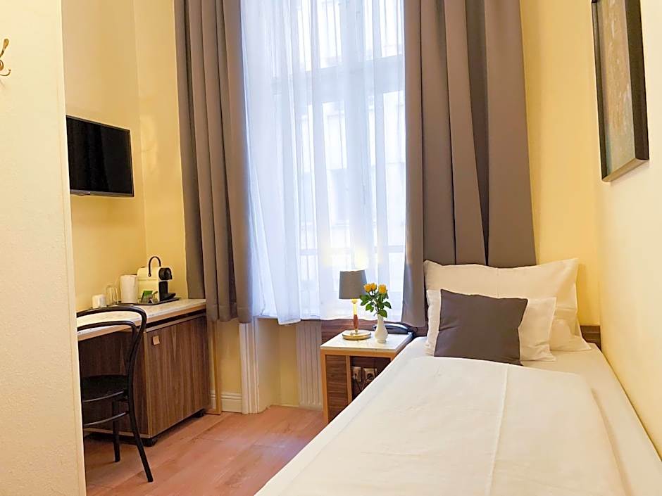 City Pension Stephansplatz I Self Check In I AC in all rooms