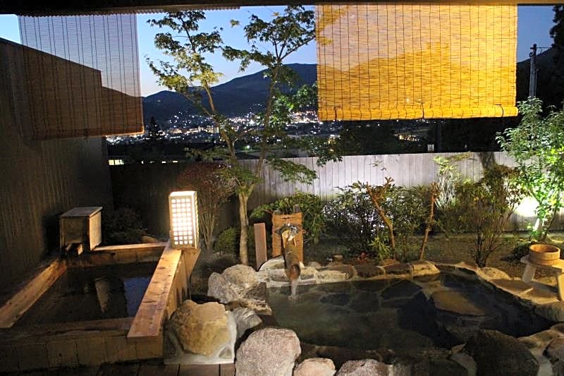 Yufuin Sanso Waremokou Hotel