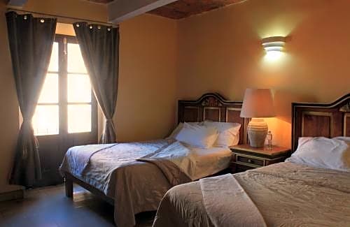 Hotel Allende