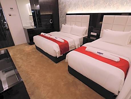 Deluxe Triple Room (No Window)