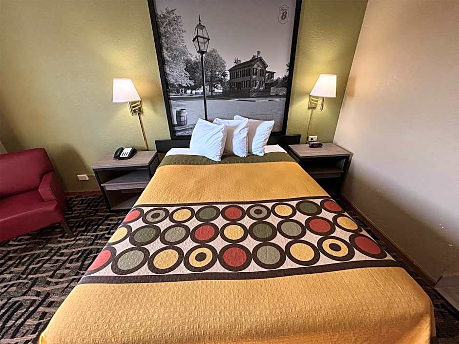 Super 8 by Wyndham McLean/Bloomington SW